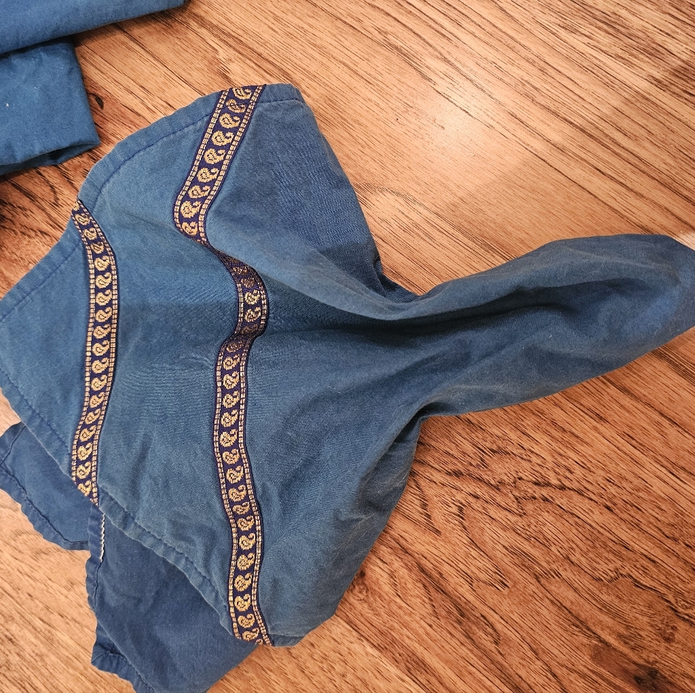 Pier 1 Blue and Gold Dinning Kitchen Cloth Napkins